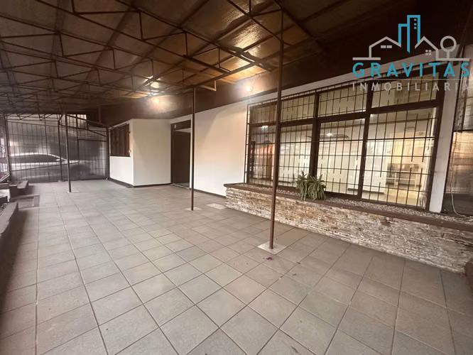 Alquiler de casa en San Pedro | USO COMERCIAL | AMPLIO PARQUEO | F 633