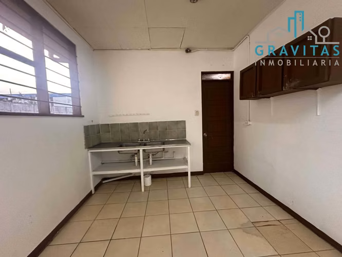 Alquiler de casa en San Pedro | USO COMERCIAL | AMPLIO PARQUEO | F 633