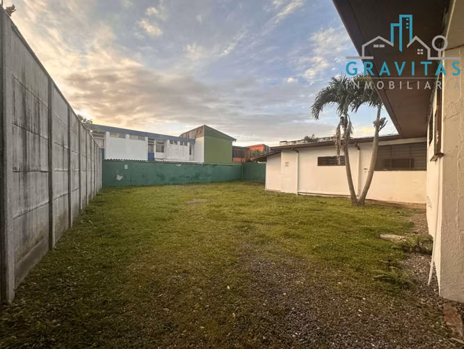 Alquiler de casa en San Pedro | USO COMERCIAL | AMPLIO PARQUEO | F 633