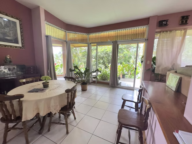 Gran propiedad en venta en Santa Ana, Río Oro