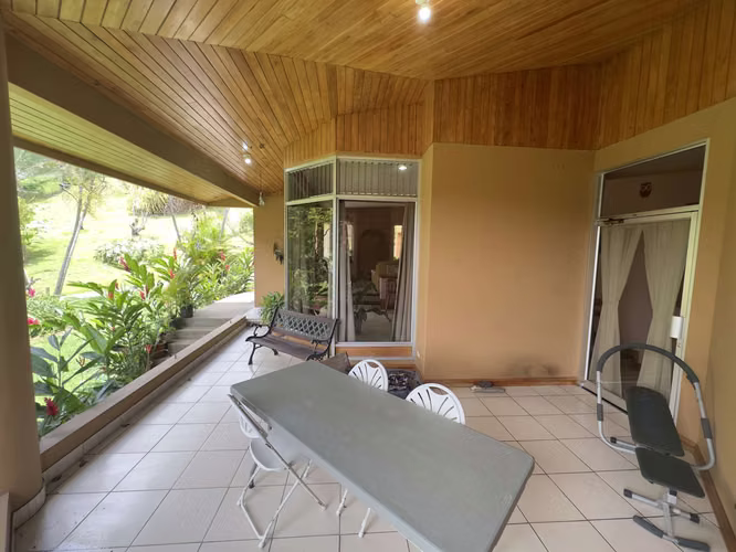 Gran propiedad en venta en Santa Ana, Río Oro