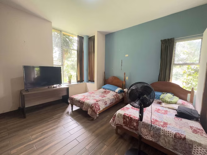 Gran propiedad en venta en Santa Ana, Río Oro