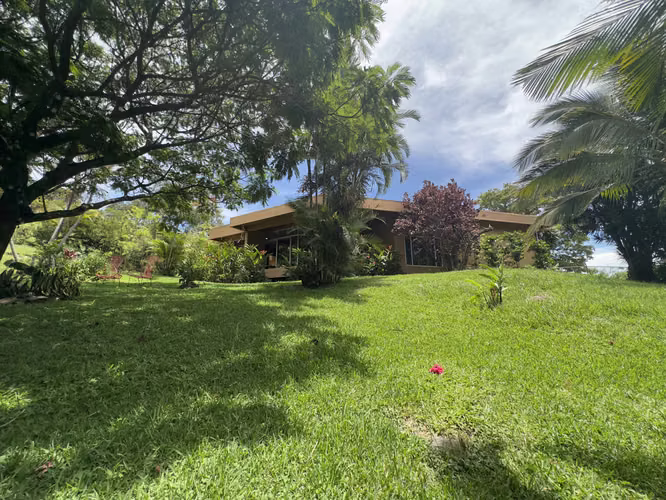 Gran propiedad en venta en Santa Ana, Río Oro