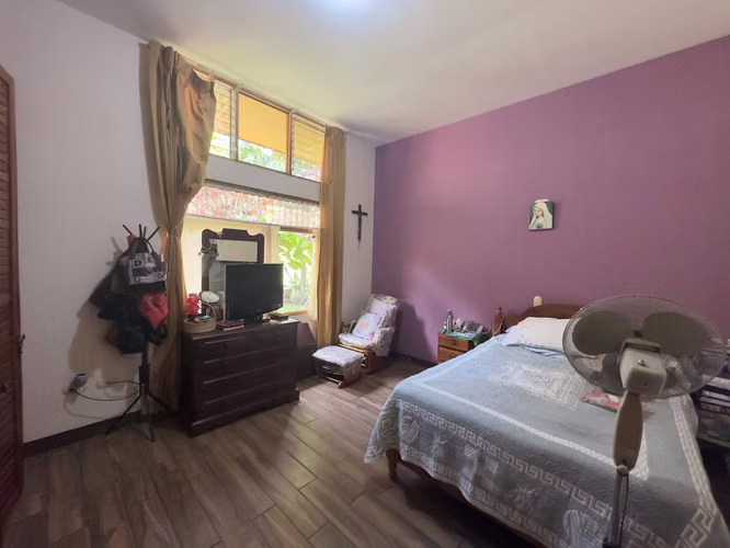 Gran propiedad en venta en Santa Ana, Río Oro