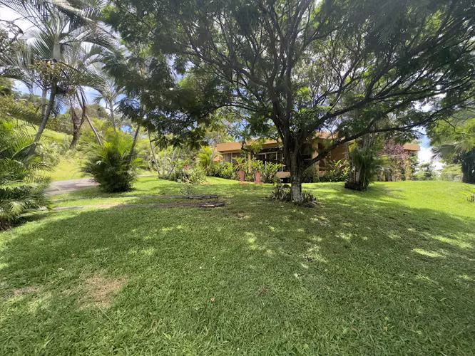 Gran propiedad en venta en Santa Ana, Río Oro