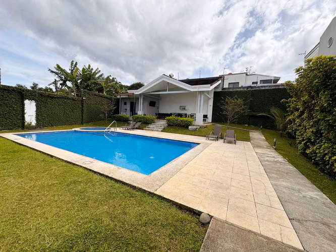 VENTA DE CASA EN CONDOMINIO, EXC UBICACIÓN