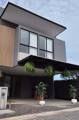 VENTA DE CASA MODERNA EN CONDOMINIO, ESCAZÚ*