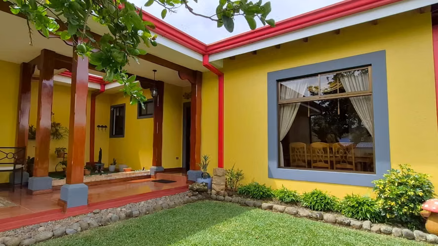 Venta de casa de un nivel en San Rafael de Coronado