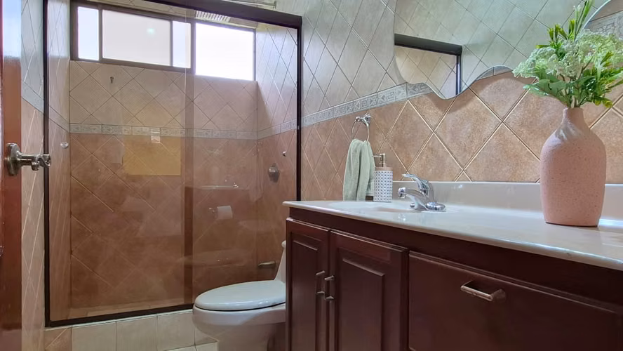 Venta de casa de un nivel en San Rafael de Coronado