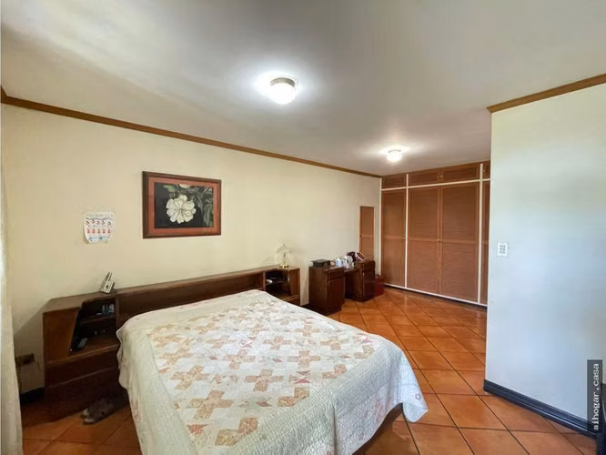 SE VENDE CASA DESAMPARADOS , OFICINAS, BODEGA