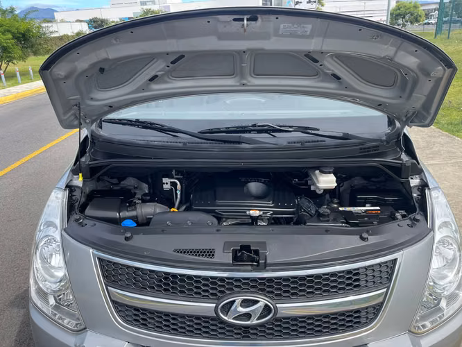 HYUNDAI GRAND STAREX 2016