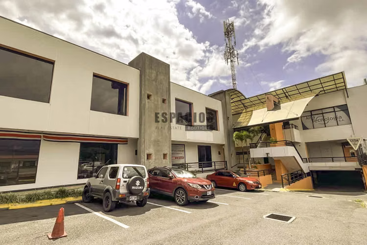 ALQUILER DE LOCALES COMERCIALES EN LA URUCA