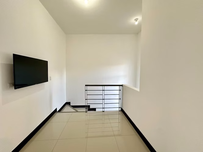 HERMOSA CASA EN VENTA EN CONDOMINIO EN GUACHIPELIN DE ESCAZU