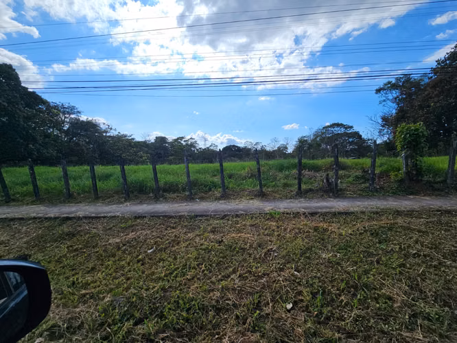 ESPARZA quinta sobre calle principal frente a … hermoso lote plano