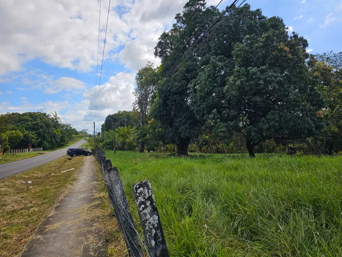 ESPARZA quinta sobre calle principal frente a … hermoso lote plano