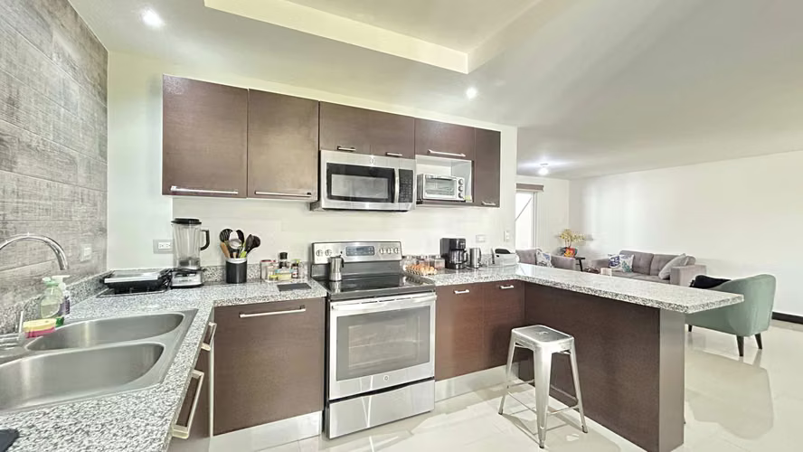 ¡Se Vende Townhouse en Condominio Río Palma, Guachipelín Norte de Escazu!