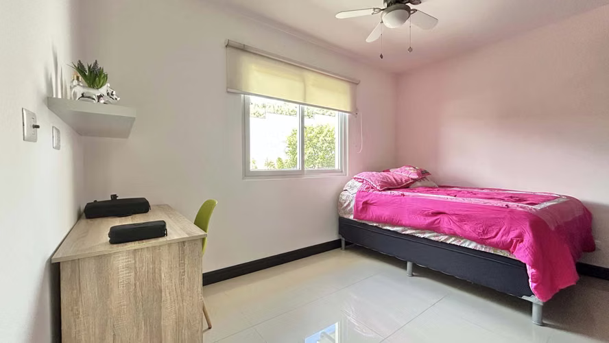 ¡Se Vende Townhouse en Condominio Río Palma, Guachipelín Norte de Escazu!