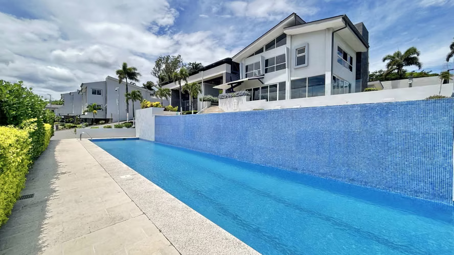 ¡Se Vende Townhouse en Condominio Río Palma, Guachipelín Norte de Escazu!