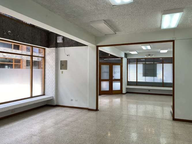Alquiler de amplio local comercial en Trejos Montealegre Escazú - Imagen 6