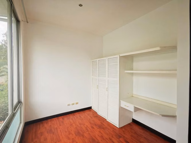 Santa Ana centro venta casa moderna residencial privado