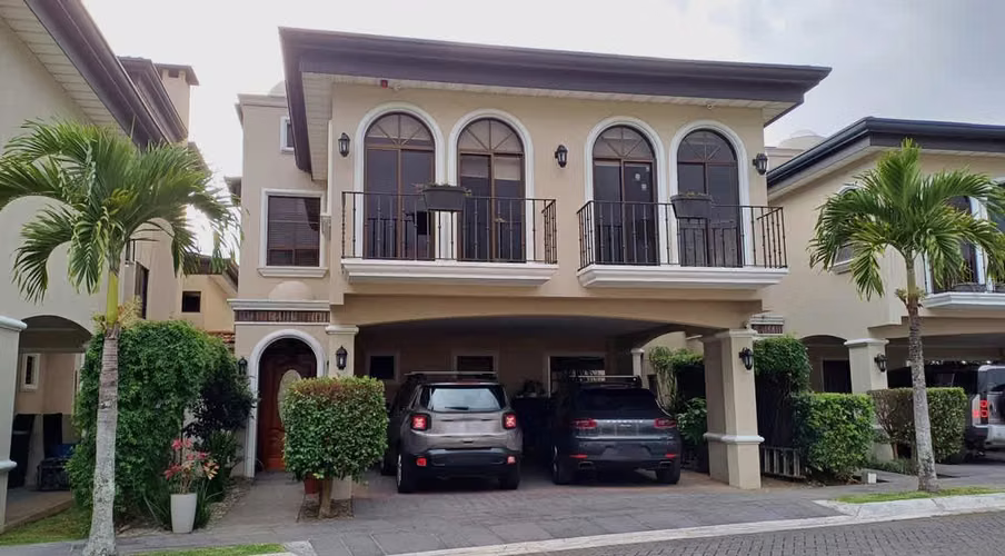 Venta Casa de Lujo en Colinas de Monte Alegre Tres Rios