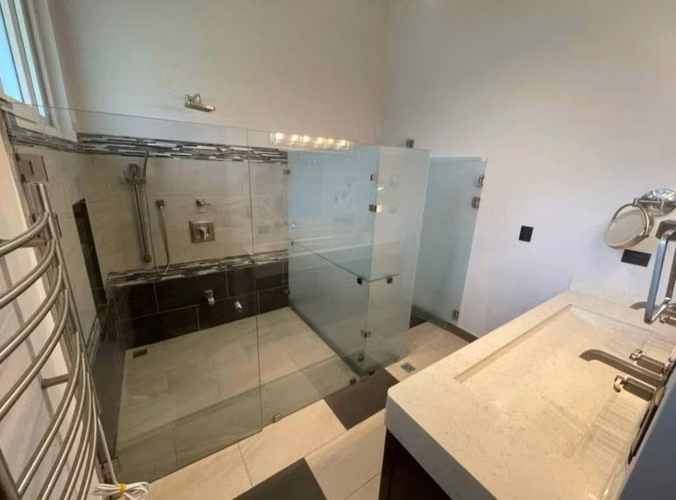 Venta de Casa de lujo con Gran Jardín en Takiscú Oreamuno Cartago