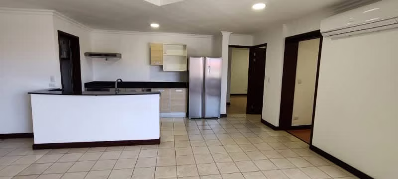 Se alquila céntrico y cómodo apartamento en Santa Ana - Imagen 4