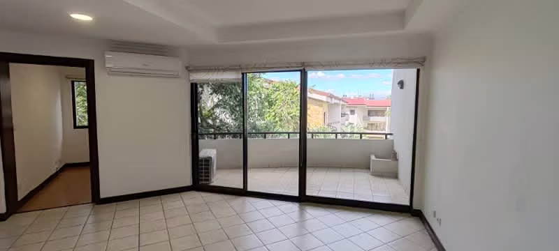Se alquila céntrico y cómodo apartamento en Santa Ana - Imagen 2