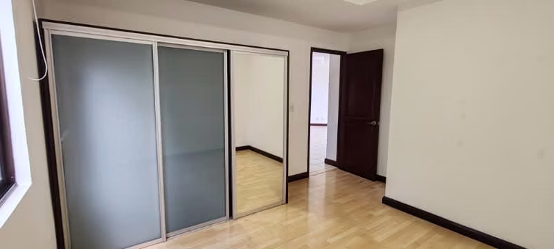 Se alquila céntrico y cómodo apartamento en Santa Ana - Imagen 14