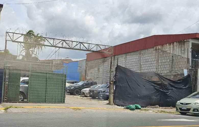 Venta de terreno Parqueo Público, cercanías JPS, San José