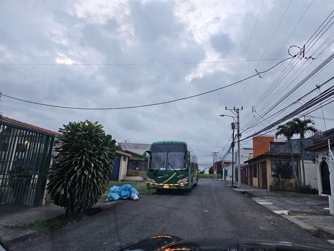 Venta de terreno Parqueo Público, cercanías JPS, San José