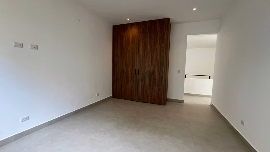 Se vende casa nueva en Escazú en exclusivo condominio con vista
