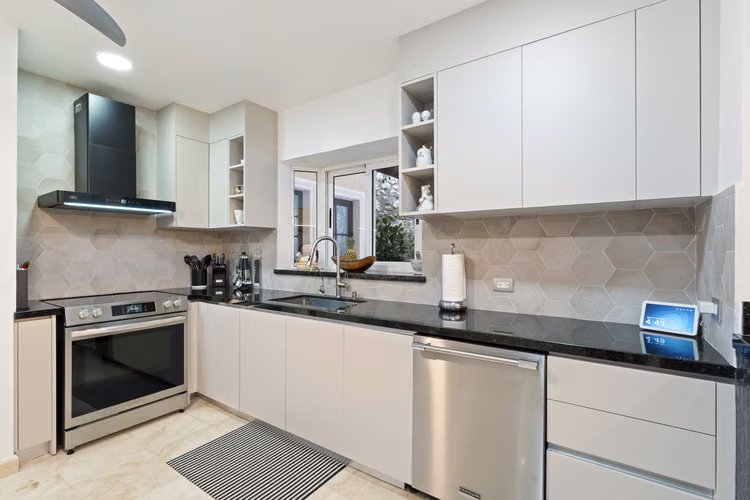 Joya Arquitectónica en Cerro Alto: 990 m² de Puro Lujo y Exclusividad en Escazú