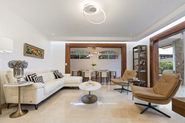 Joya Arquitectónica en Cerro Alto: 990 m² de Puro Lujo y Exclusividad en Escazú