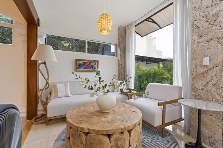 Joya Arquitectónica en Cerro Alto: 990 m² de Puro Lujo y Exclusividad en Escazú