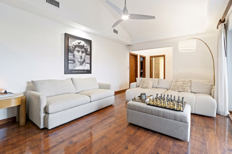 Joya Arquitectónica en Cerro Alto: 990 m² de Puro Lujo y Exclusividad en Escazú