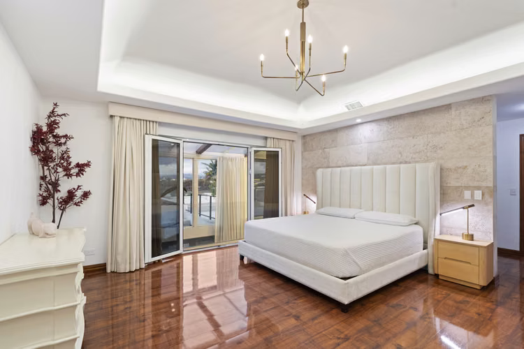 Joya Arquitectónica en Cerro Alto: 990 m² de Puro Lujo y Exclusividad en Escazú