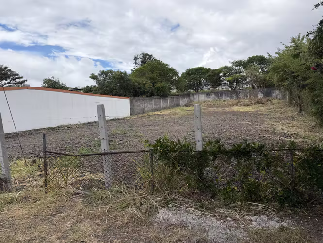 RENTA DE LOTE USO COMERCIAL ESCAZU PRECIO $2800