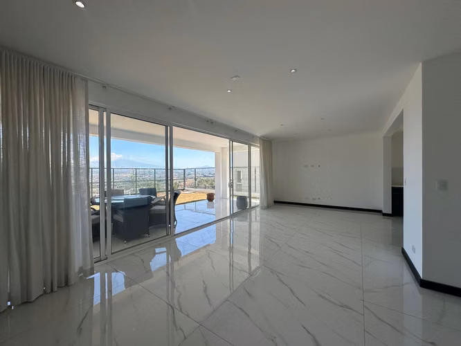 VENTA Y ALQUILER DE CASA EN CONDOMINIO 2370 CON VISTA