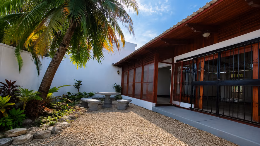 Casa Comercial en Alquiler | Boulevard de Rohrmoser | 615.78 m² de Construcción | 11 Hab - Imagen 4