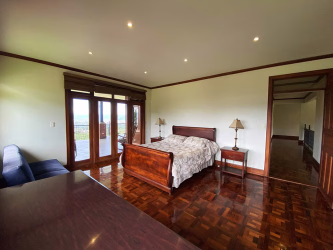Venta de casa de lujo amueblada en San Isidro, Heredia (FB) - Imagen 19
