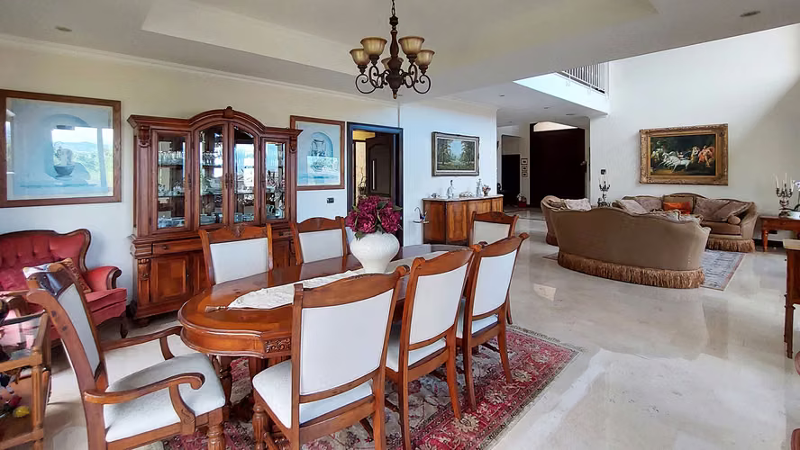 Venta de casa de lujo en Cerro Real, Escazú (FB)