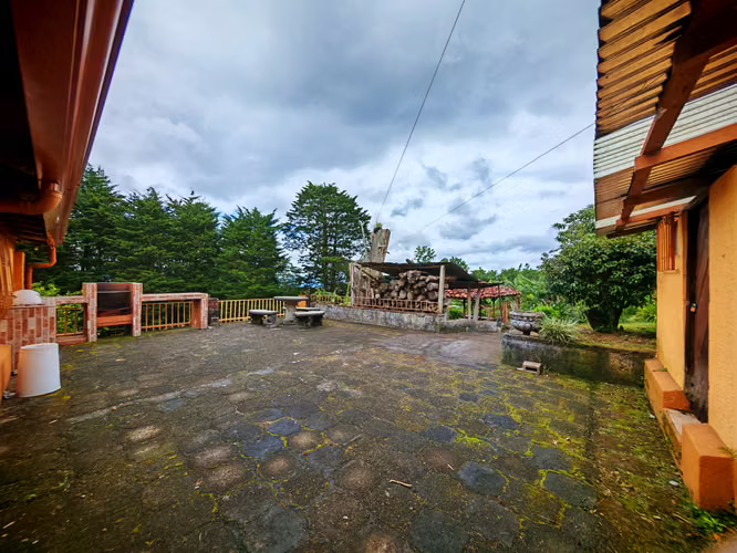 Se vende casa de montaña en Residencial Cipresal, San José de la Montaña, Heredia (MB)