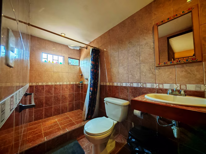 Se vende casa de montaña en Residencial Cipresal, San José de la Montaña, Heredia (MB)