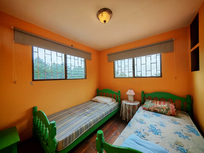 Se vende casa de montaña en Residencial Cipresal, San José de la Montaña, Heredia (MB)
