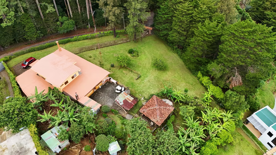 Se vende casa de montaña en Residencial Cipresal, San José de la Montaña, Heredia (MB)