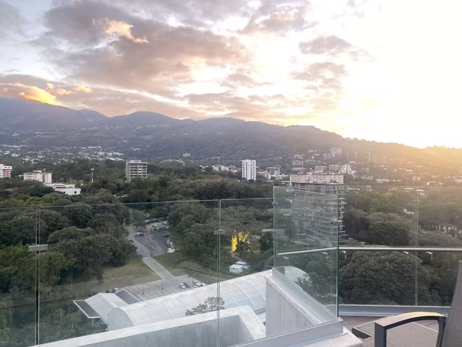 VENTA DE APARTAMENTO EN CENTRAL PARK - ESCAZÚ