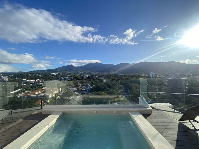 VENTA DE APARTAMENTO EN CENTRAL PARK - ESCAZÚ