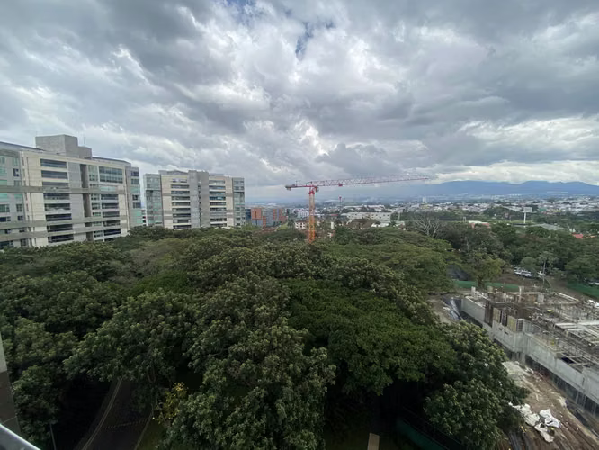 VENTA DE APARTAMENTO EN CENTRAL PARK - ESCAZÚ