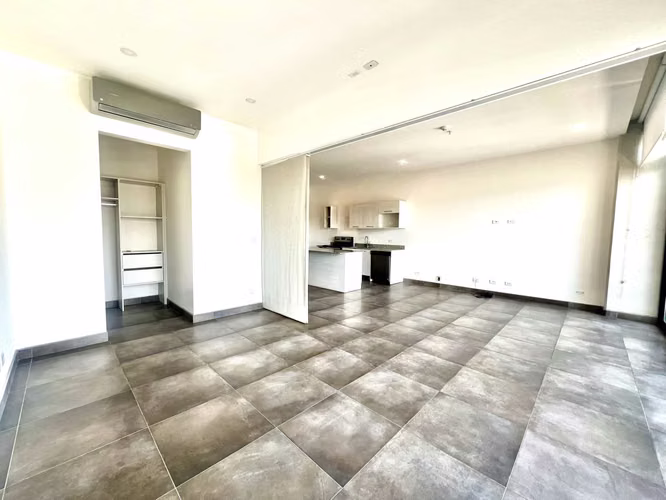 MODERNO EN TORRE 70M2 PISO MEDIO LÍNEA BLANCA NUNCIATURA - Imagen 12